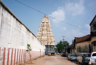 Satish Satish wedding Geeta wedding in Madras, India - temple in Kanchapurim