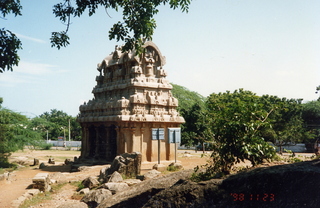 11 35o. Satish-Geeta wedding in Madras, India - temple at Mahabalipuram