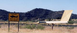 Bagdad, low flying airplanes sign zoom