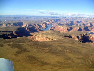 54 59p. Lake Powell - aerial