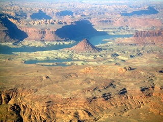 68 59p. Lake Powell - aerial