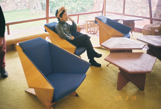 2004-Gaby in Papi's chair