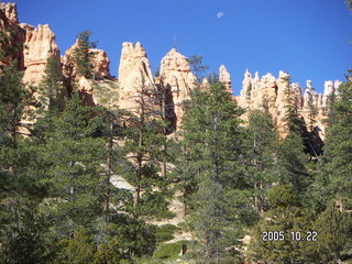 123 5ln. Bryce Canyon -- to Peek-a-boo Loop with the moon