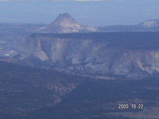 359 5ln. Bryce Canyon -- Bristlecone Loop Trail -- far view up close