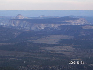 346 5ln. Bryce Canyon -- Bristlecone Loop Trail -- far view up close