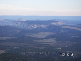 Bryce Canyon -- Bristlecone Loop Trail -- far view up close