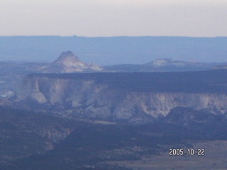 352 5ln. Bryce Canyon -- Bristlecone Loop Trail -- far view up close