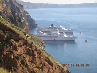 2006 eclipse trip -- Santorini going down to port -- MS Perla from above