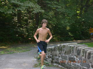 CHS-XC-2007 - runner at stone bridge
