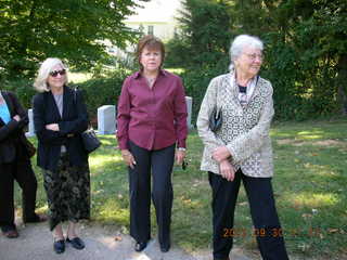 Gloria's unveiling - grave with veil