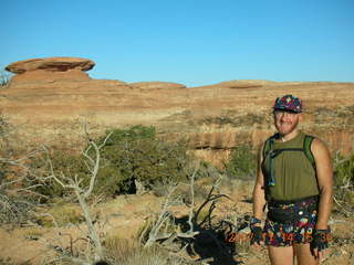 682 6be. Arches National Park - Devils Garden hike - Adam