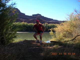 706 6bg. Canyonlands National Park - Lathrop Trail hike - Adam (tripod) - Colorado River