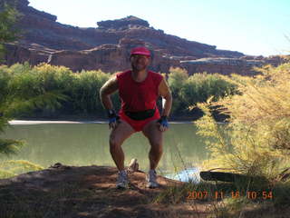 707 6bg. Canyonlands National Park - Lathrop Trail hike - Adam (tripod) - Colorado River
