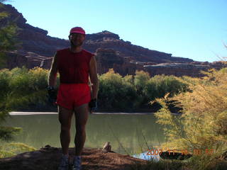 709 6bg. Canyonlands National Park - Lathrop Trail hike - Adam (tripod) - Colorado River