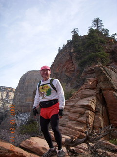 737 6cv. Zion National Park - Angels Landing hike - Adam - knife edge