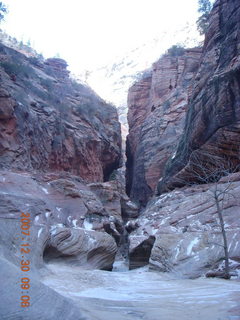 93 6cw. Zion National Park- Observation Point hike - slot canyon