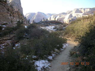 Zion National Park- Observation Point hike (old Nikon Coolpix S3) - lichen close up