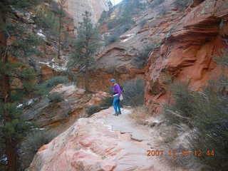 225 6cw. Zion National Park- Observation Point hike (old Nikon Coolpix S3) - Adam