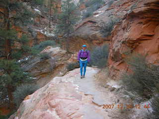 227 6cw. Zion National Park- Observation Point hike (old Nikon Coolpix S3) - Adam