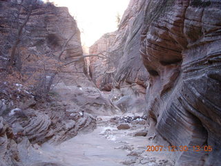 268 6cw. Zion National Park- Observation Point hike - slot canyon