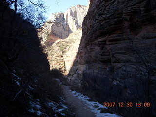 Zion National Park- Observation Point hike (old Nikon Coolpix S3) - Adam