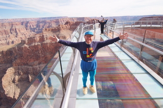 72 6d2. Adam at Skywalk again