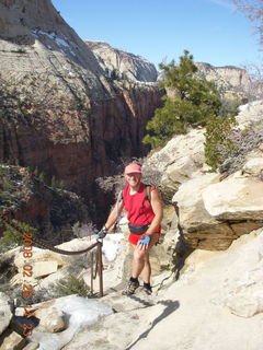 808 6eu. Zion National Park - Angels Landing hike - Adam coming down