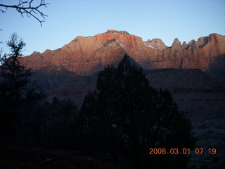 17 6f1. Zion National Park - Watchman hike- dawn