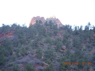 Zion National Park - Watchman hike - rocks on loop trail