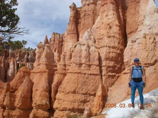 263 6f1. Bryce Canyon - Queens Garden hike - Adam