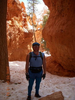 824 6f1. Bryce Canyon - Navajo Loop hike - Adam