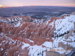 436 6f1. Bryce Canyon - sunset at Bryce Point - glowing horizon