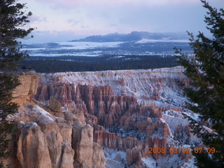 31 6f2. Bryce Canyon - sunrise at Bryce Point