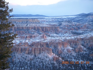 35 6f2. Bryce Canyon - sunrise at Bryce Point