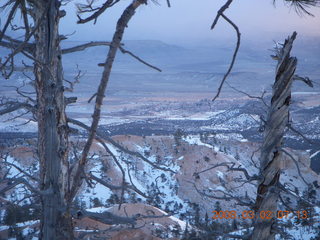 40 6f2. Bryce Canyon - sunrise at Bryce Point