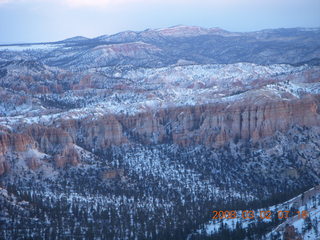 49 6f2. Bryce Canyon - sunrise at Bryce Point