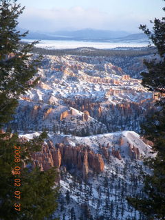 65 6f2. Bryce Canyon - sunrise at Bryce Point