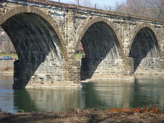 CHS-XC-2007 - runner at stone bridge
