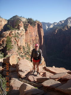 832 6gt. Zion National Park - Angels Landing hike - Adam