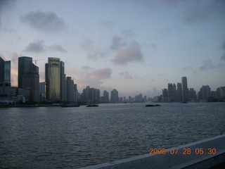 8 6ku. eclipse - Shanghai - Bund - morning run