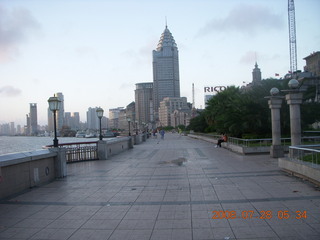 13 6ku. eclipse - Shanghai - Bund - morning run