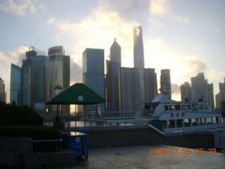 22 6ku. eclipse - Shanghai - Bund - morning run - skyline