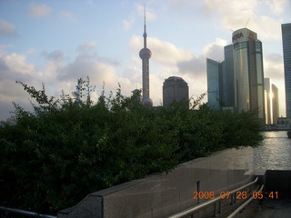 26 6ku. eclipse - Shanghai - Bund - morning run