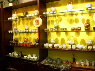 129 6ku. eclipse - Shanghai - Buddhist Temple - tea time