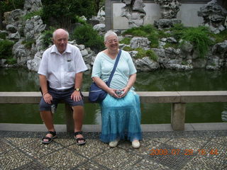 371 6kv. eclipse - Shanghai - Yuyuan Garden tour - Roy and Jenny