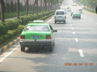 25 6l4. eclipse - Xi'an- green Citoen cab