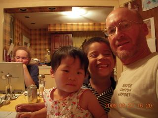 402 6mu. Betsy, Cecilia, Gaby, Adam