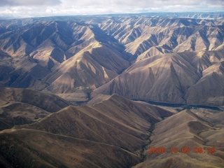 101 6n5. aerial - Washington, Idaho, Oregon flight - Snake River canyon