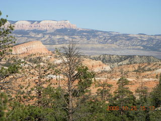 358 6nr. Bryce Canyon - Queens Garden trail