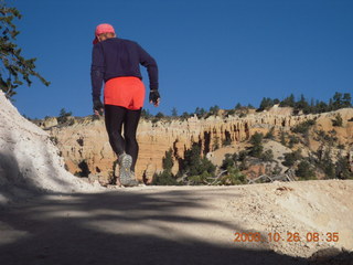 96 6ns. Bryce Canyon - Adam - Tower Bridge trail from sunrise